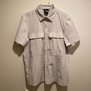NWOT The North Face  Sniktau Short-Sleeve Sun Shirt